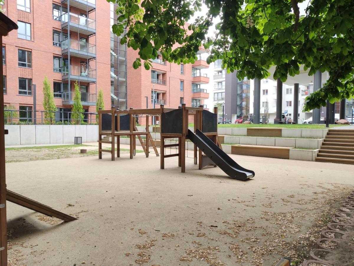 Lägenhet Zloty Lotos-srodmiescie Z Darmowym Parkingiem